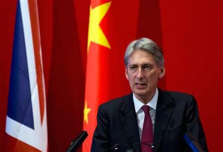 英外相倡导连贯务实对华关系，构建新时代中英合作桥梁的新篇章