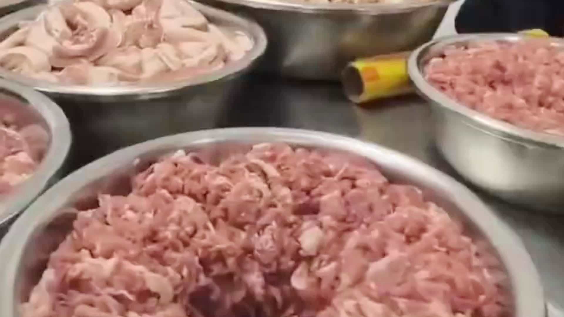 臭肉涉事食堂承包商背后的逆袭故事，物业公司点亮希望之光之路