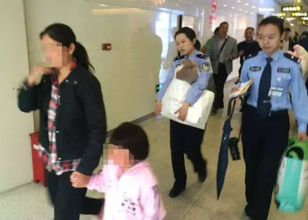 网红捐款30万助力燃气爆炸烧伤妈妈，冬日温情传递爱的力量