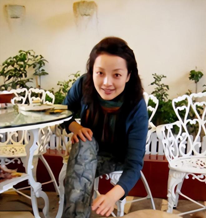 73岁张纪中再当爹，小巷美食秘境探寻记
