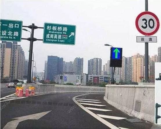 新奥门特免费资料大全凯旋门_男子连续驾车11个小时带着全家翻车,安全性方案设计_Chromebook79.91.10