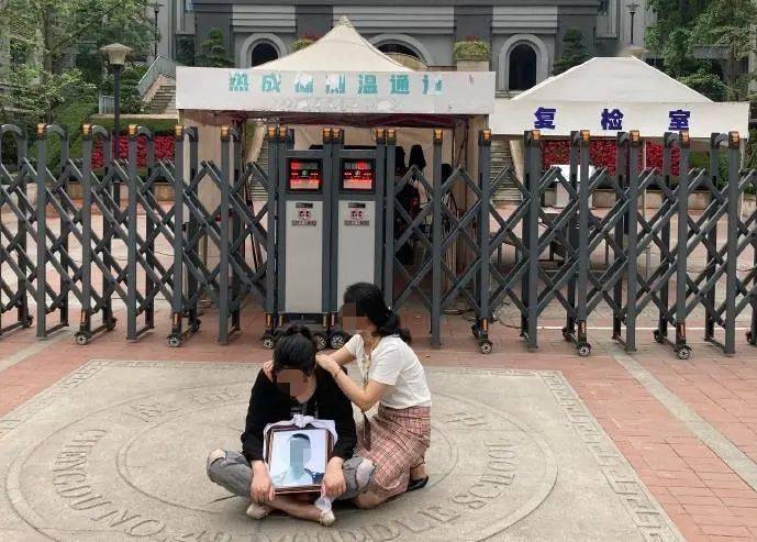 长春一村小学，一名学生的坚守与社区的回音