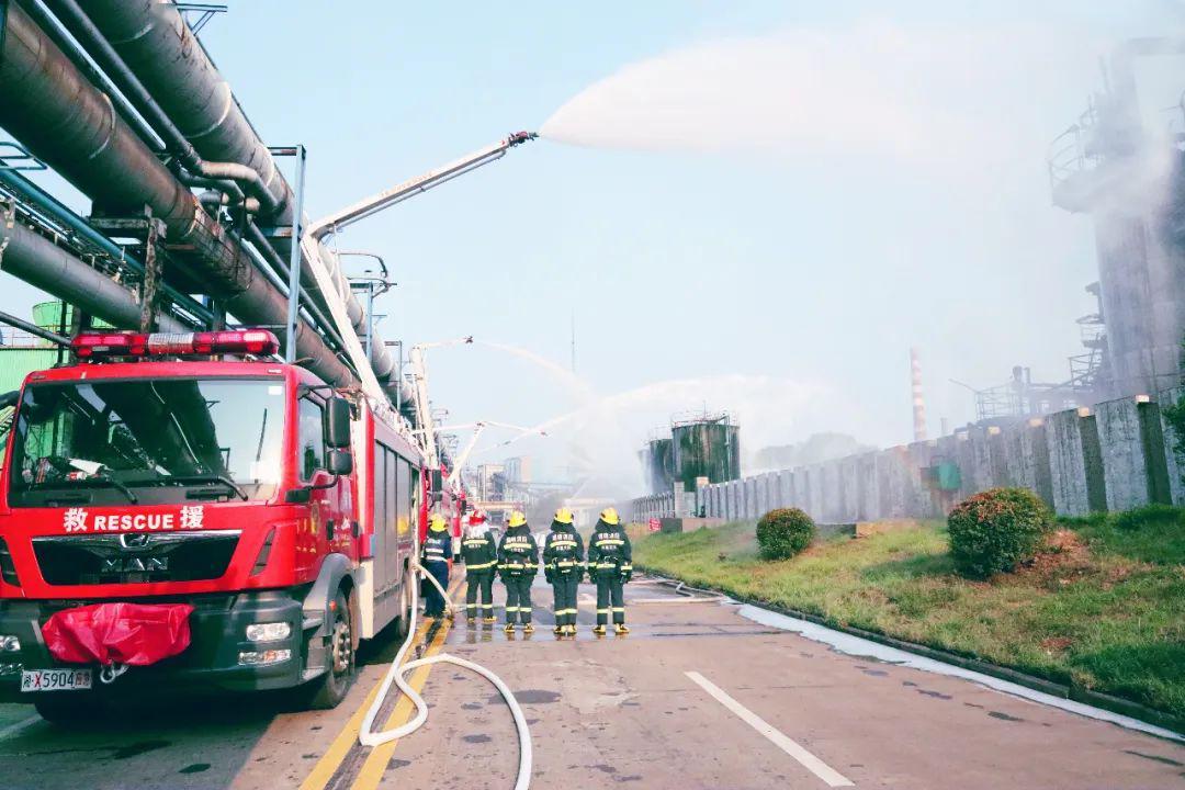湖南娄底最新交通事故报道，车辆碰撞引发关注