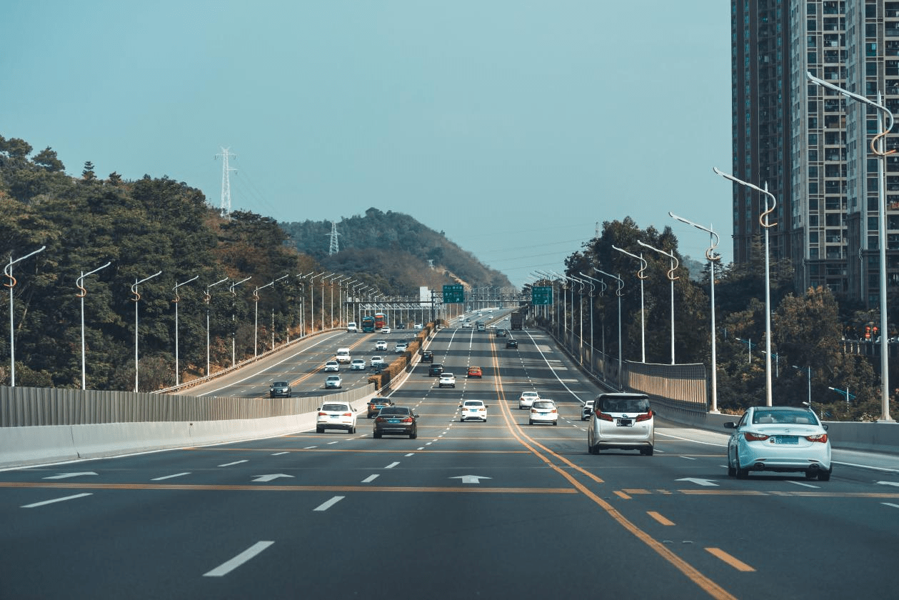 董梁高速公路最新动态，探秘沿途隐藏的小巷特色小店